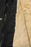 Černá parka na zimu s béžovým futrem