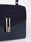 Tmavě modrá elegantní kabelka v semišové kombinaci