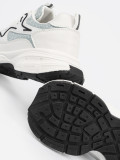 Bílo-zelené sneakersy s ozdobnými prvky