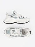 Bílo-zelené sneakersy s ozdobnými prvky