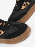 Dámské černé sneakersy s animal detaily