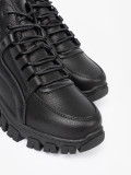 Černé šněrovací kotníkové boty s hrubou podrážkou