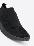 Černé sportovní slip-on tenisky s textilním svrškem