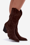 Hnědé kotníkové kozačky na podpatku z eko semiše
