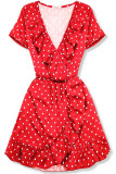 Červené puntíkované šaty s volány