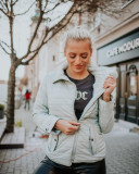 Světle zelená prošívaná jarní bunda