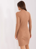Hnědé úzké pletené šaty