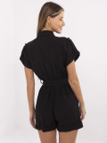 Elegantní černý overal s krátkým rukávem