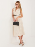 Béžové rozšířené midi šaty s páskem a límečkem