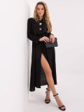 Černé rozšířené midi šaty s páskem a broží