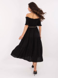 Černé letní midi šaty s off-shoulder střihem