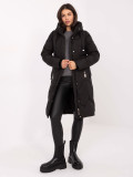 Dlouhý černý prošívaný kabát s kapucí