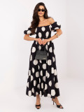 Černé maxi šaty s puntíky a odhalenými rameny