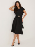 Černé rozšířené midi šaty s páskem