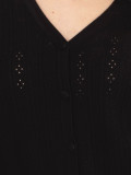 Černý ažurový svetr na knoflíky s výstřihem do V