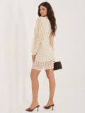 Béžové mini koktejlové šaty s krajkou