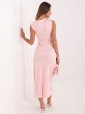 Elegantní růžové midi šaty bez rukávů