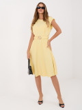 Žluté rozšířené midi šaty s páskem