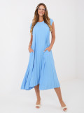 Modré koktejlové midi šaty bez rukávů