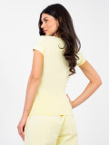 Světle žluté bavlněné tričko s překládaným výstřihem