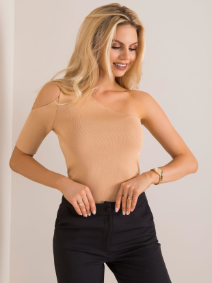 Bežová halenka s asymetrickým výstřihem