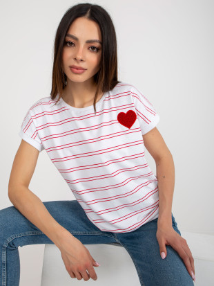 Bílo-červené tričko s nášivkou