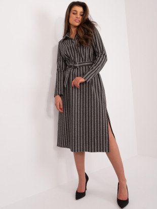 Elegantní midi šaty s pruhy