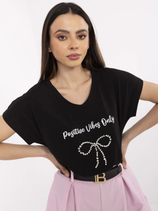 Stylové černé tričko s aplikací