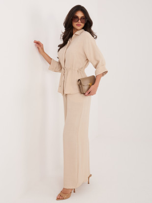 Béžová souprava s košilí a širokými kalhotami