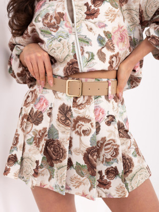 Hnědé květované šortky se širokými kalhotami a páskem