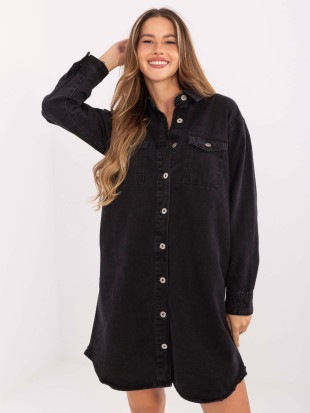 Jednoduché černé šaty s dlouhým rukávem