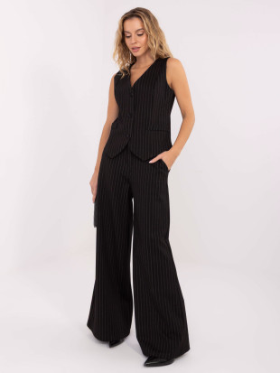 Elegantní černá pruhovaná vesta s podšívkou