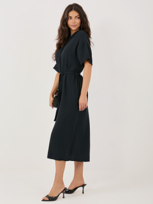 Černé rozšířené midi šaty s páskem a kapsami