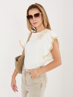 Bílá halenka s aplikací