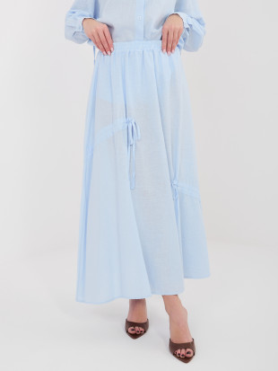 Světle modrá midi sukně s vázáním